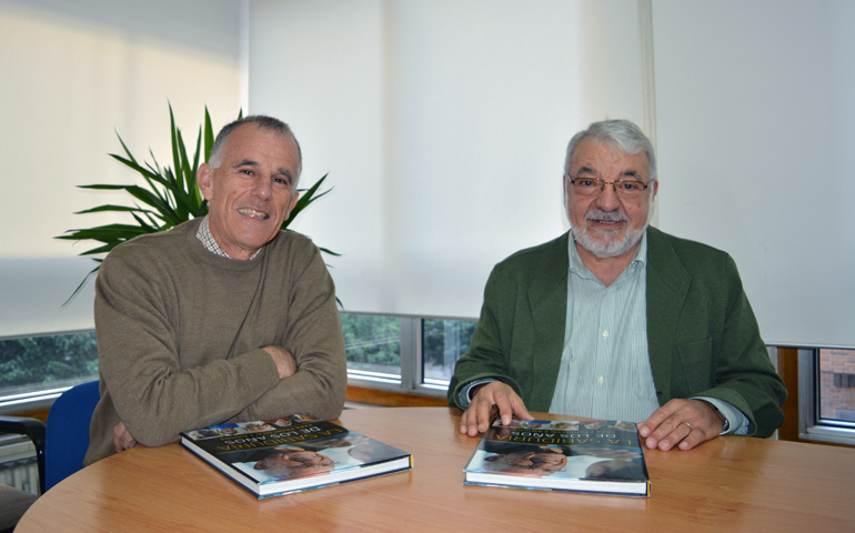 Chus Landáburu junto a Miguel Boronat, con el libro 'La sabiduría de los años. Papa Francisco y amigos'