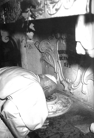 Juan Pablo II, en Nazareth, donde el Verbo se hizo carne