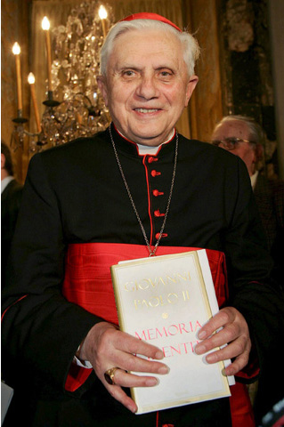 Todo un símbolo: presentando Memoria e identidad, de Juan Pablo II