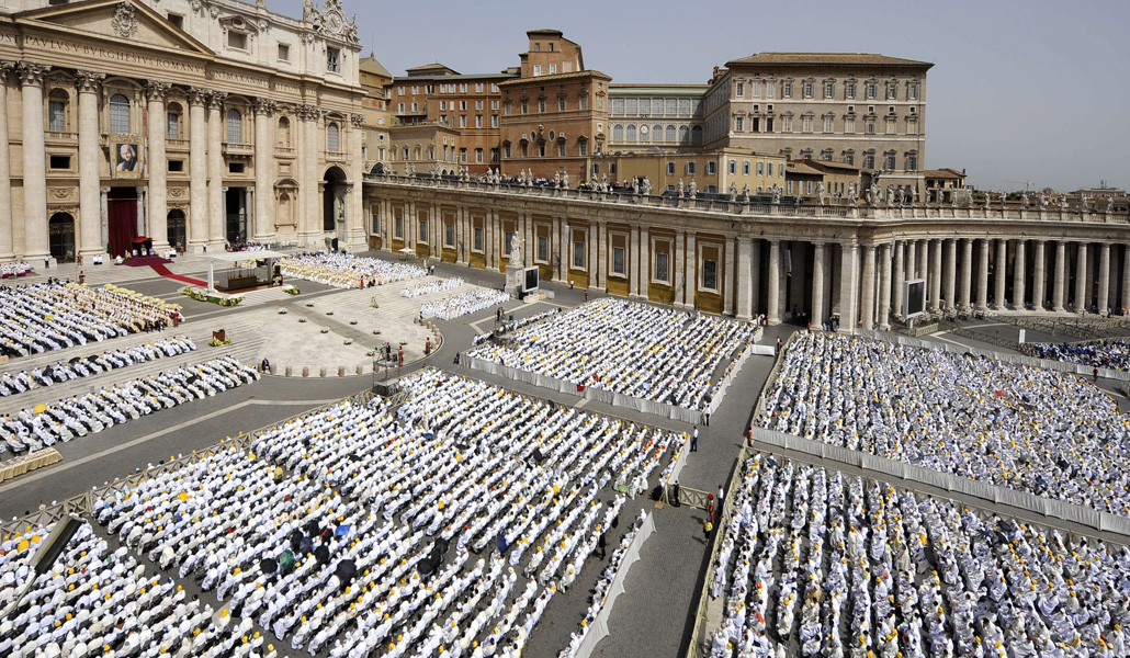 La plaza de San Pedro, durante la Misa de clausura del Año Sacerdotal