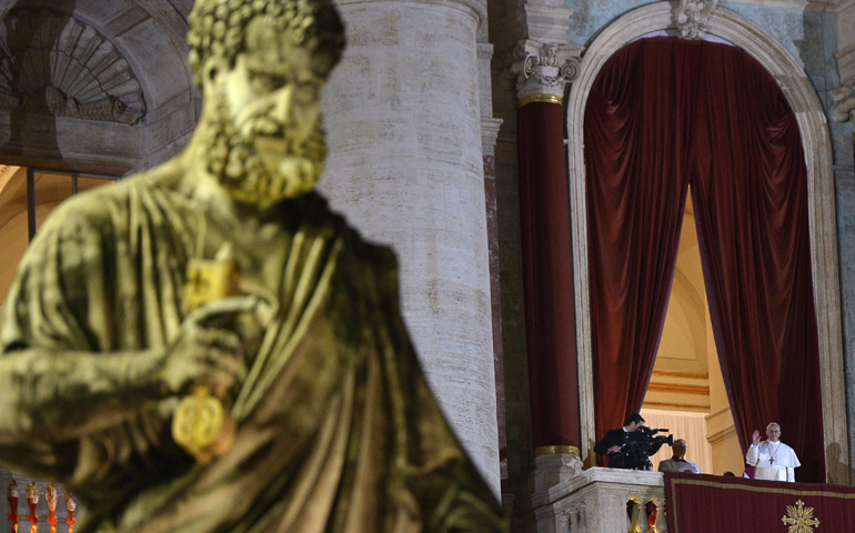 El Papa Francisco en el balcón tras su elección como Pontífice