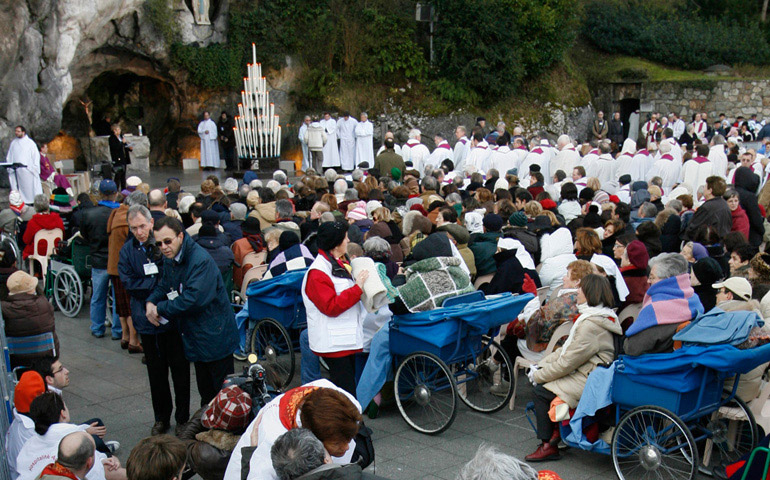 Misa en la Gruta de Lourdes, el 11 de febrero de 2008, 50º aniversario de las apariciones