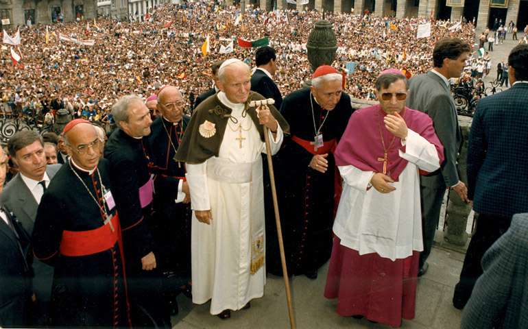 Don Antonio María Rouco, con el Papa san Juan Pablo II, peregrino a Santiago de Compostela para la JMJ de 1989