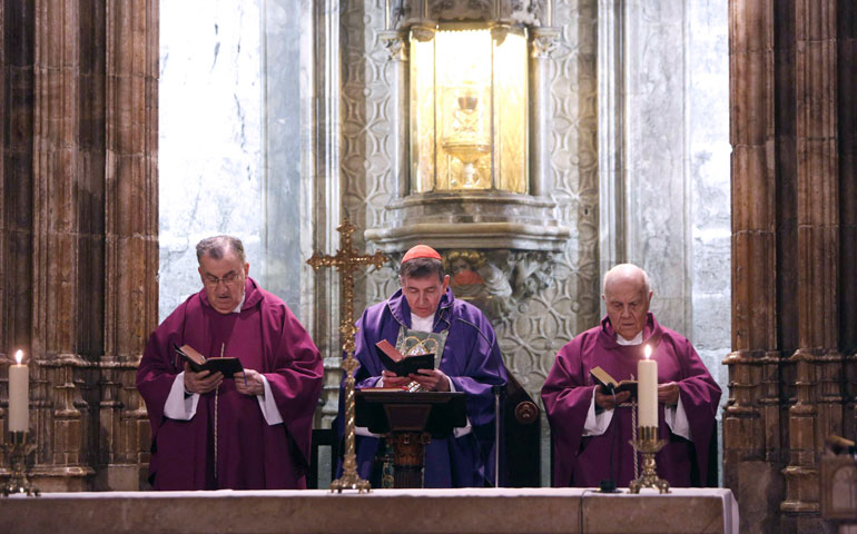 El cardenal Koch celebra Misa, el martes, en la catedral de Valencia