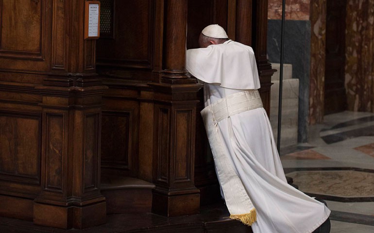 El Papa se confiesa en la jornada '24 horas con el Señor'.