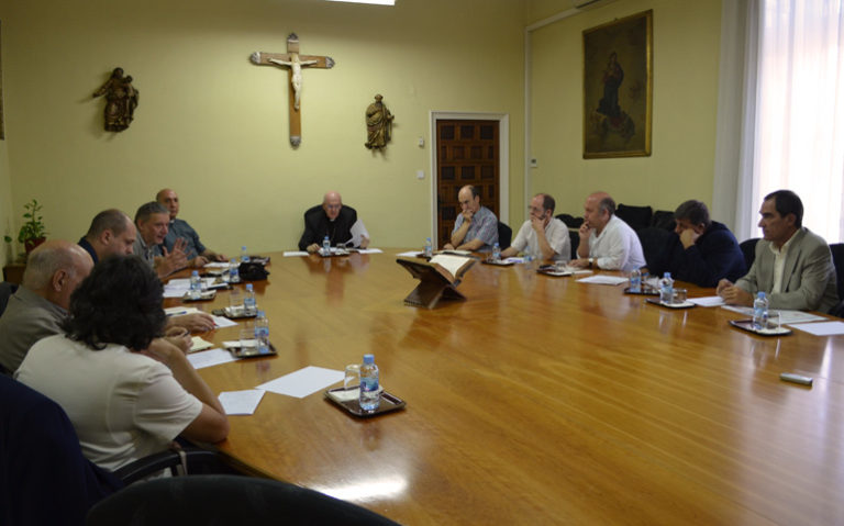 Un momento de la Mesa por la hospitalidad de la Iglesia en Madrid.