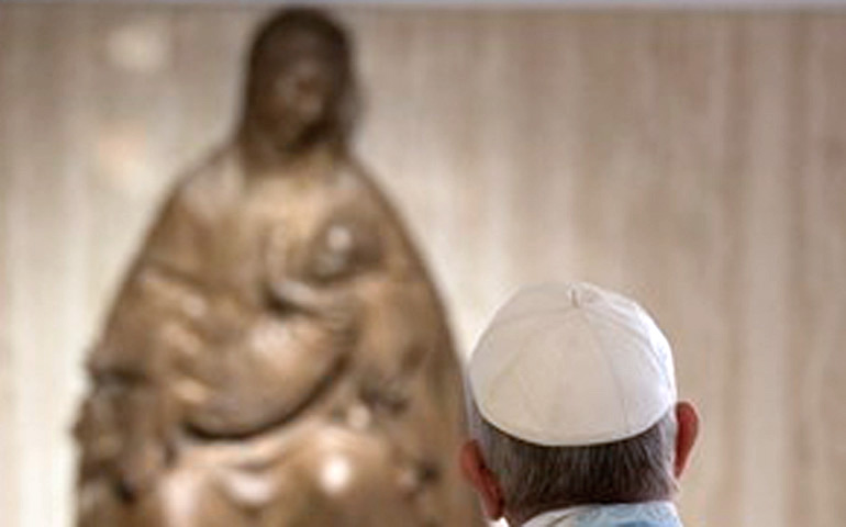 El Papa Francisco durante una Misa en la capilla de la Casa Santa Marta