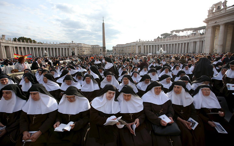 Hermanas de la Cruz, durante la canonización de santa María de la Purísima