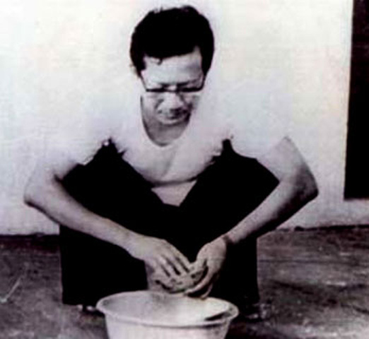 Una foto del cardenal Van Thuan tomada en prisión