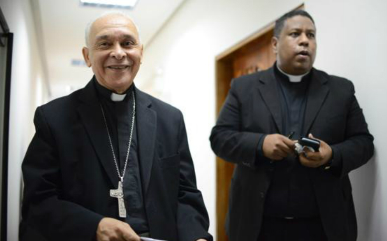 El presidente de la Conferencia Episcopal venezolana, monseñor Diego Padrón, poco antes de comenzar la rueda de prensa de este lunes en Caracas