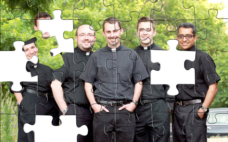 Puzzle con la imagen de sacerdotes
