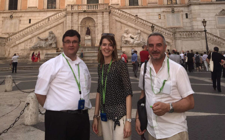 Ester Martín, en julio de 2016 con los ecónomos de Calahorra y La Calzada-Logroño y Mérida-Badajoz durante unas jornadas en Roma
