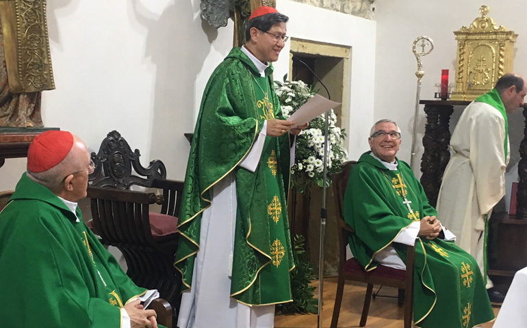 Misa con el obispo de Santander y el cardenal arzobispo de Madrid el domingo en la parroquia de Tagle, de donde procede el apellido del cardenal arzobispo de Manila