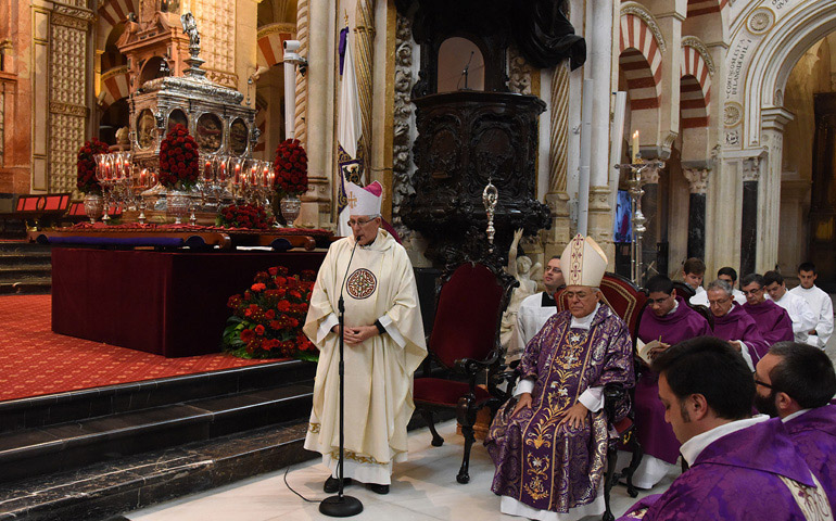 Celebración del lucernario, presidido por los obispos de Toledo y Córdoba