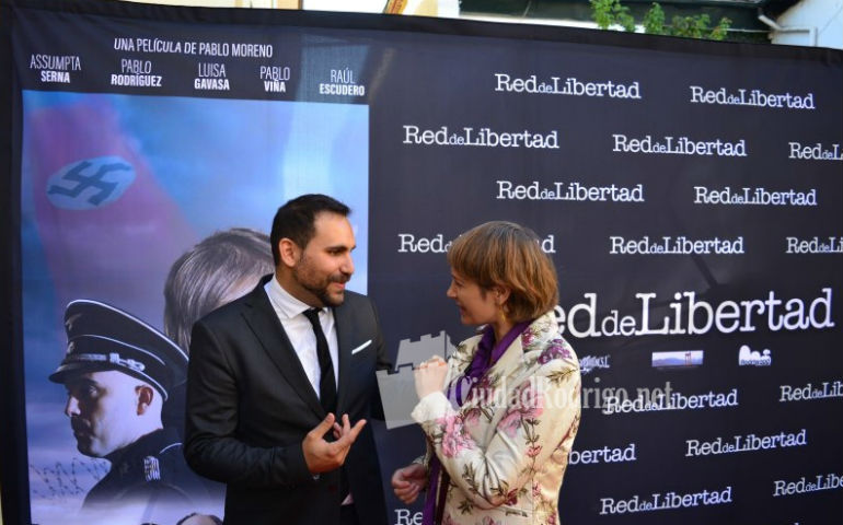 Pablo Moreno con la actriz Assumpta Serna
