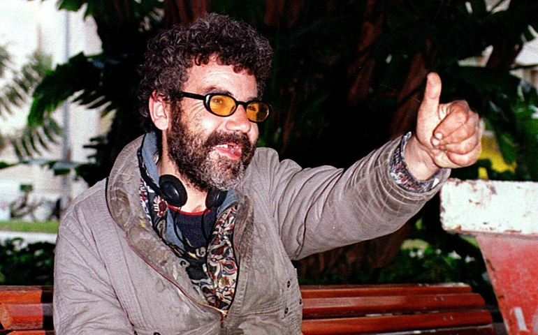 Charles P., rociado con gasolina y quemado mientras dormía en Málaga en diciembre de 2001. Logró sobrevivir