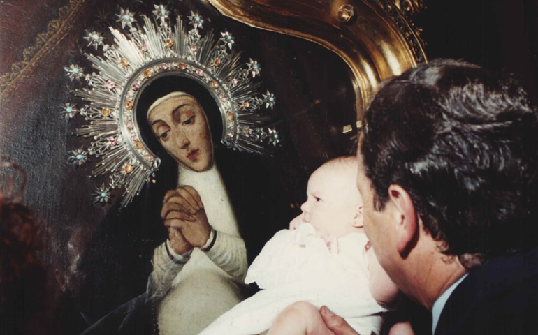 Un niño con la Paloma