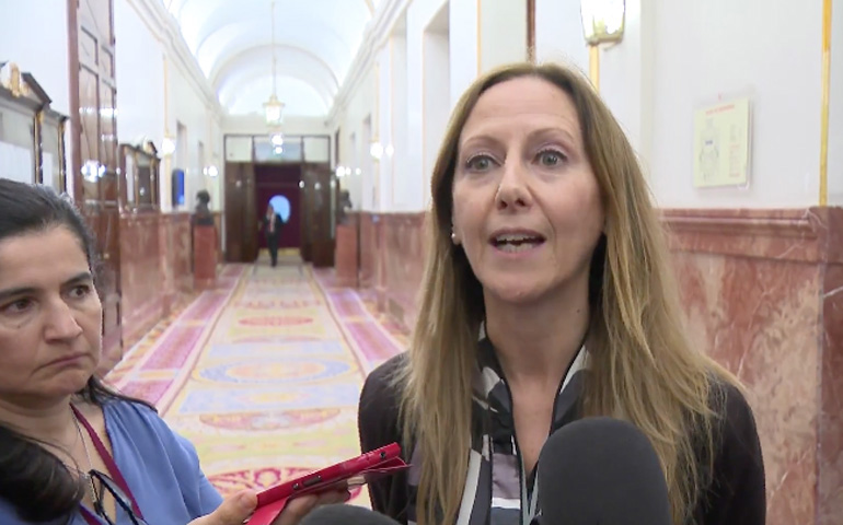Marta González, portavoz adjunta del PP en el Congreso, explica la propuesta del PP el miércoles ante la prensa