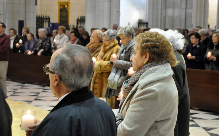 Un momento del encuentro de Vida Ascendente en la catedral de la Almudena