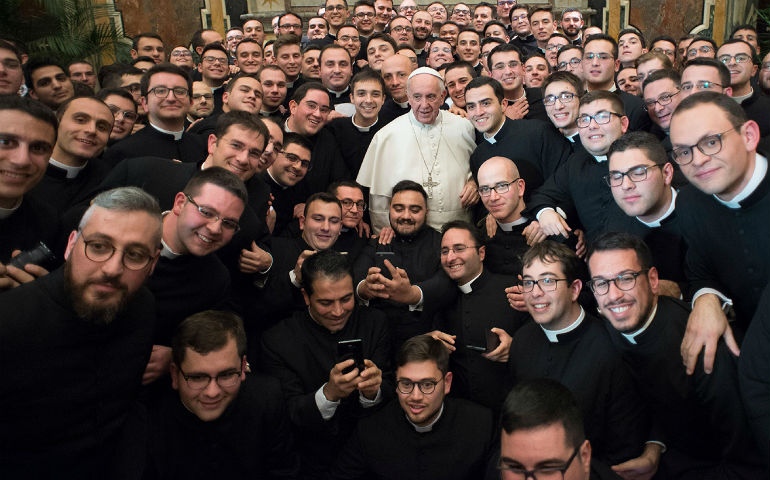 Durante un encuentro con la Comunidad del Pontificio Seminario Regional de Puglia Pío XI en 2016