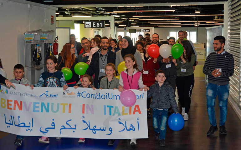 Refugiados sirios a su llegada a Italia gracias a los corredores humanitarios de la Comunidad de Sant'Egidio
