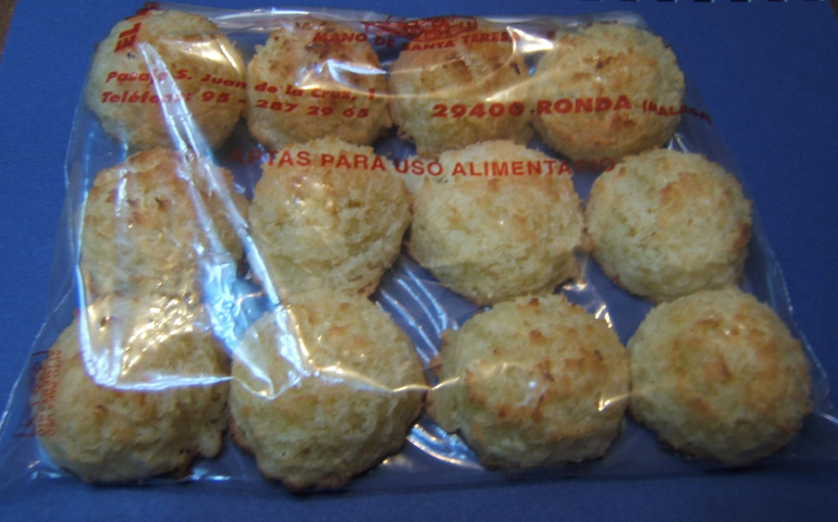 Sultanas de coco de las carmelitas descalzas de Ronda