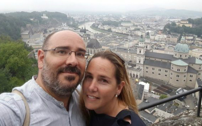 Xavier Prats —director de Comunicación de Fomento— y Teresa Nebot, durante unas vacaciones.