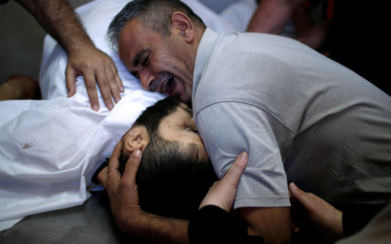 Una de las víctimas palestinas tras los choques contra el ejército israelí