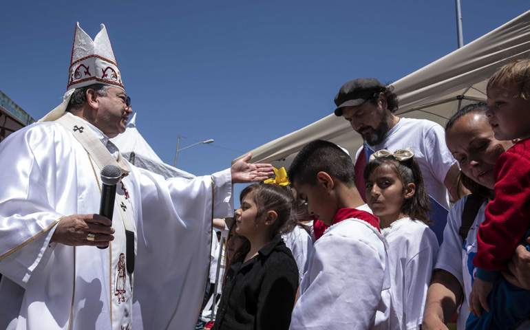 Romero Barron, obispo de Tijuana, durante la Misa del sábado