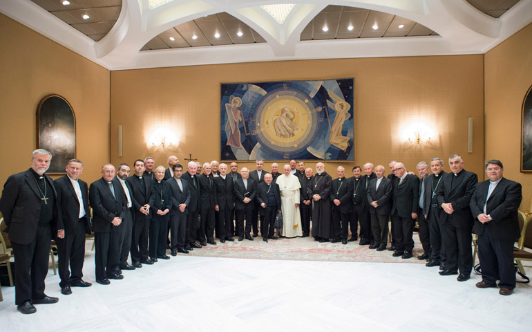 El Papa con los obispos chilenos el 17 de mayo