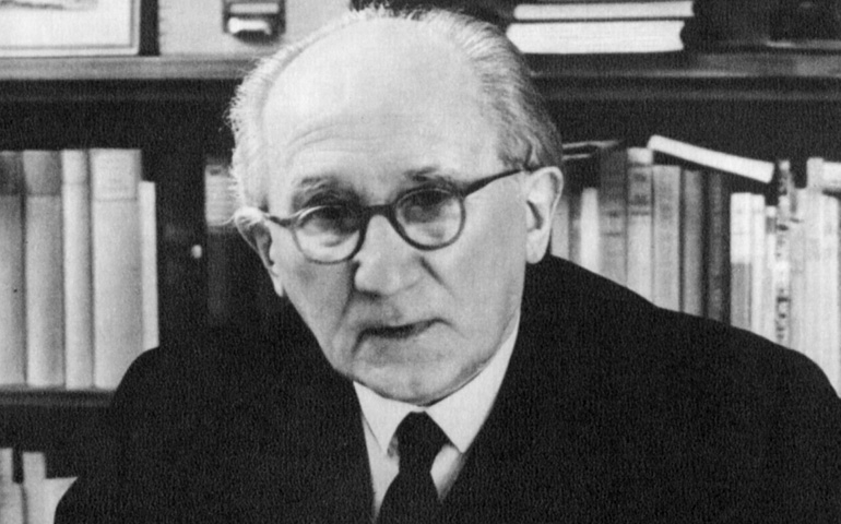 Guardini en su despacho