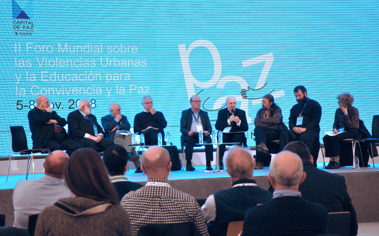 Osoro junto al alcalde de Valencia, Joan Ribó; el de Málaga; el imán de la mezquita Central de Madrid, Riay Tatary; o el obispo anglicano Carlos López