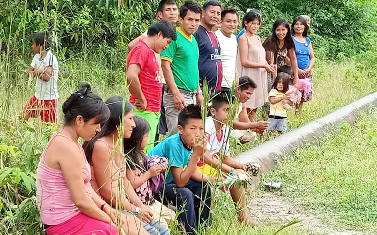 El oleoducto de Petroperú atraviesa la comunidad wampi en el poblado de Mayuriaga en plena Amazonia peruana