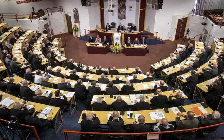 Un momento de la asamblea plenaria que los obispos franceses celebraron en Lourdes la semana pasada