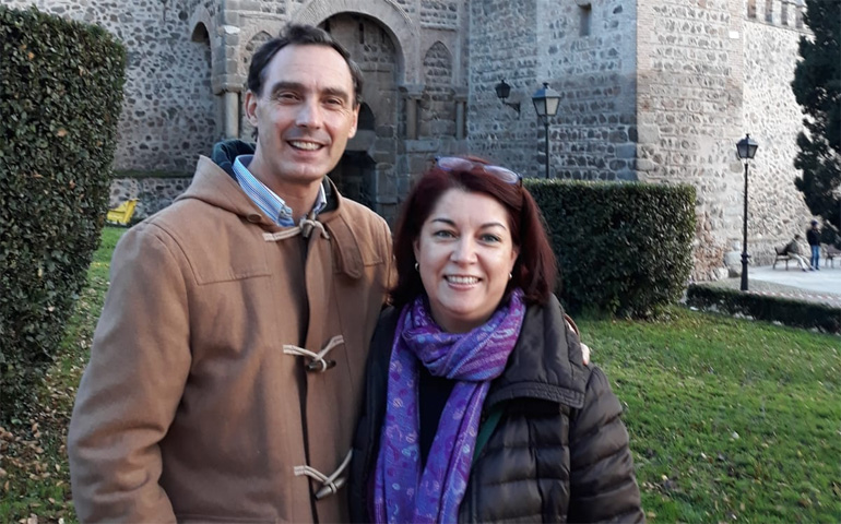 El diácono permanente Javier Villalba con su esposa Belén Santos