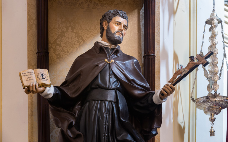Imagen de san Juan de Ávila en la basílica dedicada al santo en Montilla