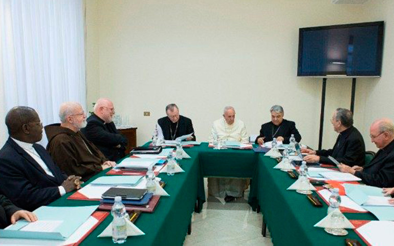 El Papa Francisco con el Consejo de cardenales