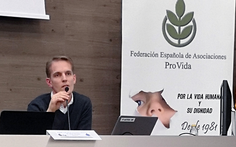 Henk Reitsema durante el XXII Congreso de la Federación Española de Asociaciones Provida, en marzo