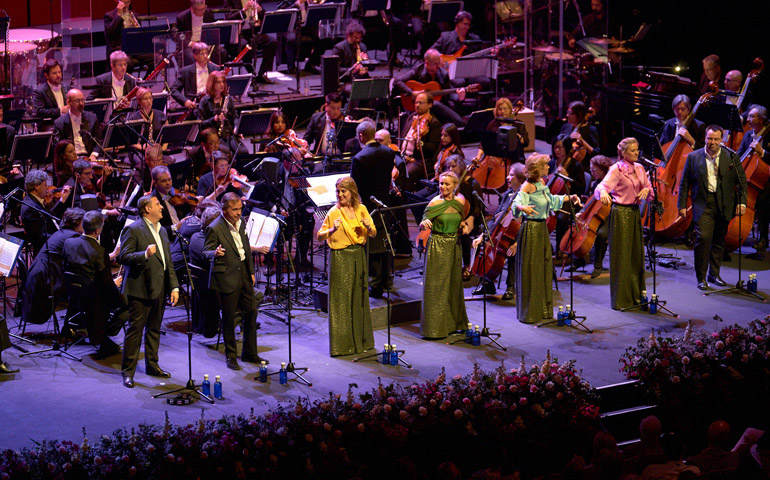 Siempre Así estrenó su concierto sinfónico en el Teatro de la Maestranza de Sevilla