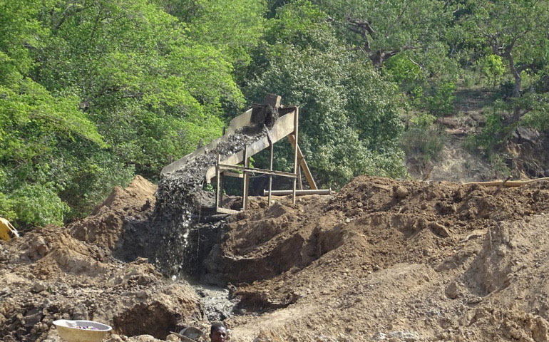 Extracción de oro en República Centroafricana