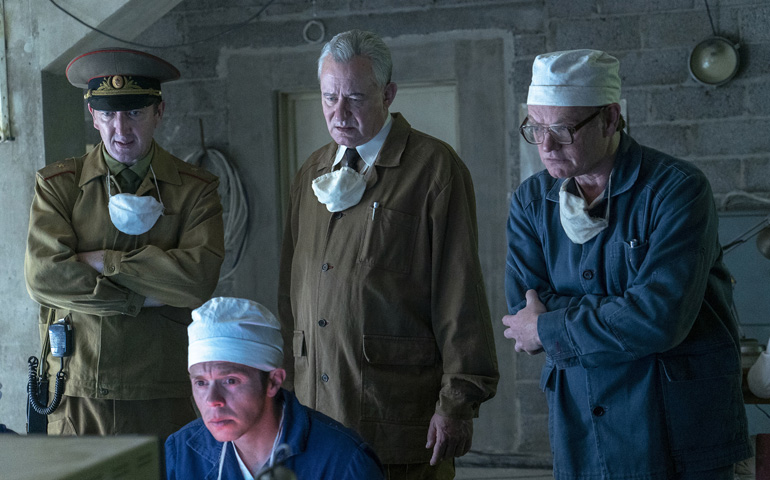 Ralph Ineson, Mark Bagnall, Stellan Skarsgård y Jared Harris, en un episodio de la serie