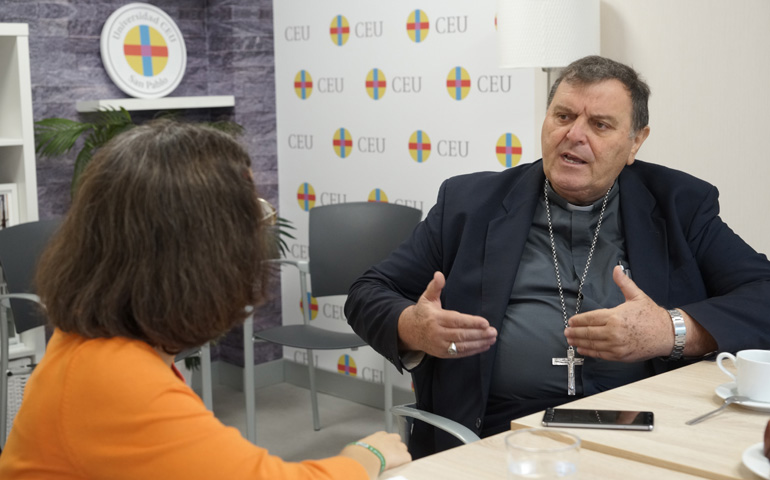 Monseñor Panganelli, durante la entrevista