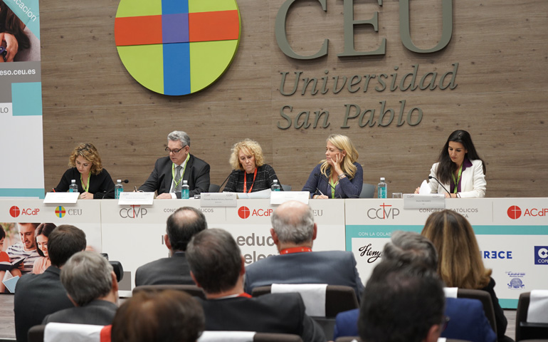 Marta Martín (Ciudadanos), Fernando Gurrea Casamayor (PSOE), Consuelo Martínez-Sicluna (UCM), Rocío Albert (PP) y Rocío Monasterio (VOX), en el congreso