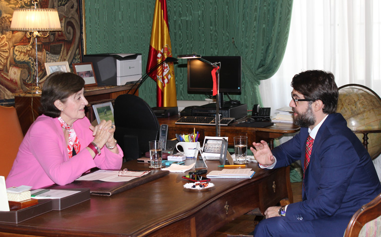 La embajadora María del Carmen de la Peña, en un momento de la entrevista, en la embajada de España en Roma