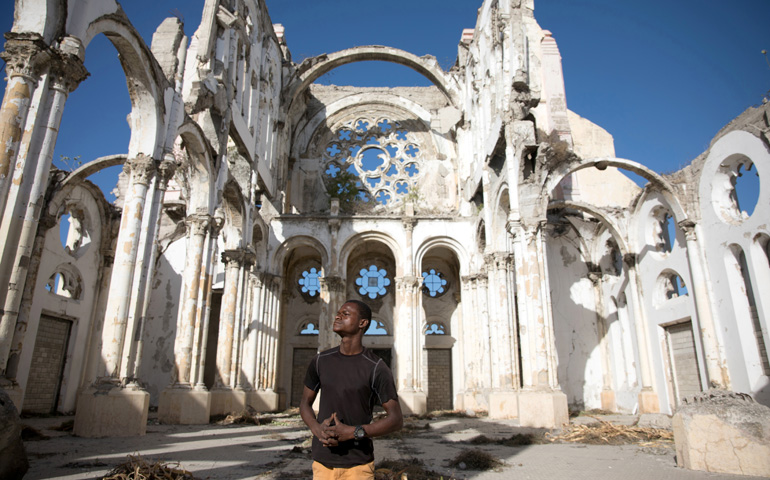 Catedral de Nuestra Señora de la Asunción de Puerto Príncipe, el pasado 10 de enero, aún sin reconstruir, diez años después