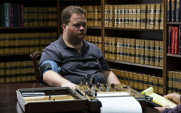 Richard Jewell, interpretado por Paul Walter Hauser, en un fotograma de la película