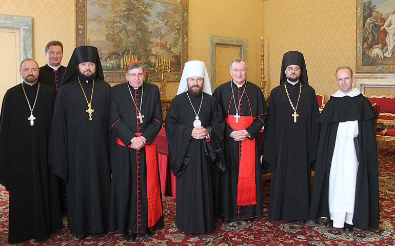 El padre Destivelle (a la derecha) con los cardenales Koch (izquierda) y Parolin y miembros de la Iglesia ortodoxa rusa