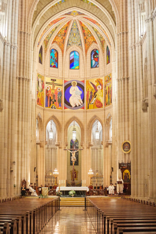 El cardenal Osoro preside la Vigilia Pascual en Madrid