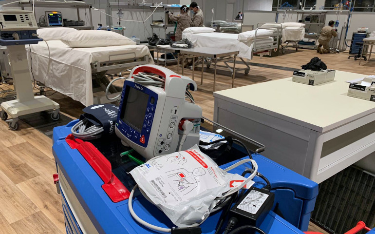 Vista de la primera sala de UCI en el hospital de campaña de IFEMA, en Madrid