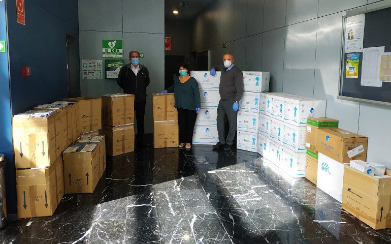 Parte del material sanitario donado por la Universidad CEU San Pablo